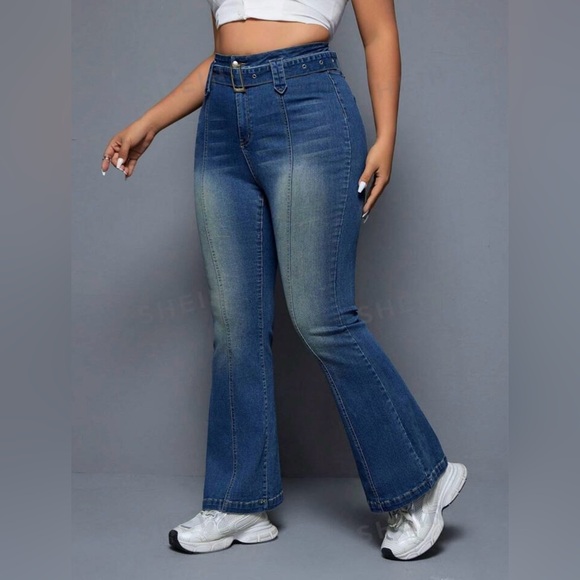 3/$20 ✨SHEIN ICON plus size vintage flare jeans - Picture 4 of 7